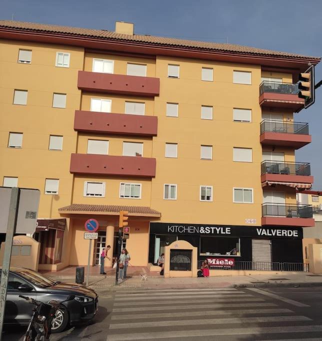 Apartamento Renovado En El Centro De Benalmadena Luaran gambar